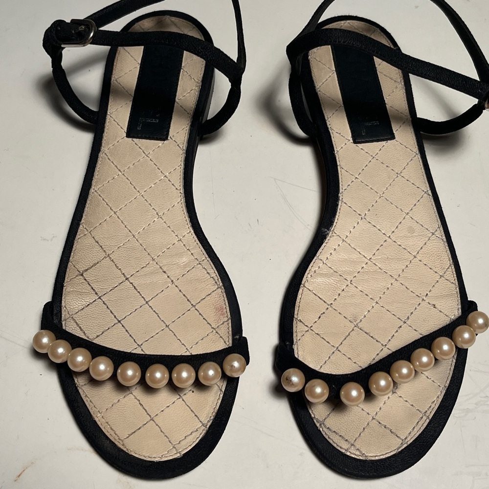CHANEL Black Sandals with Pearl Details